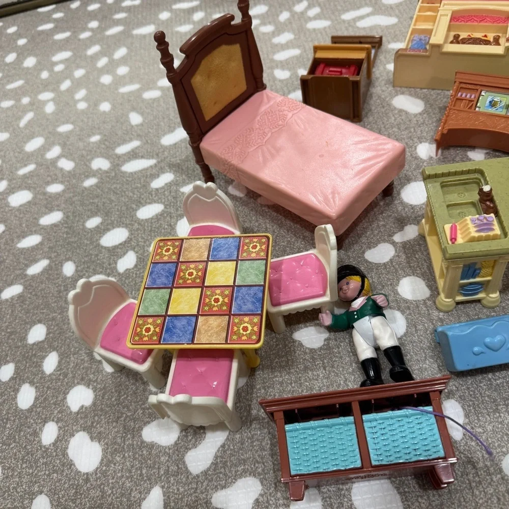 Vintage 2004 Fisher Price loving family dollhouse furniture accessories toys lot